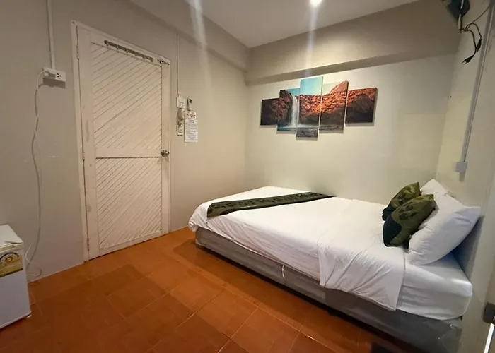 Greenhouse Khaosan Hostel