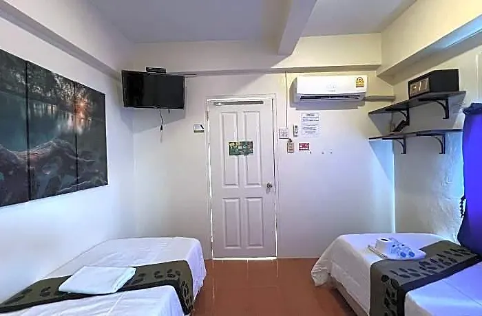 Greenhouse Khaosan Hostel *